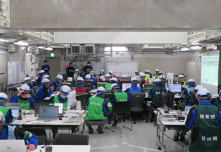 Operational Training at the Headquarters of Shika Nuclear Power Station (Emergency measures room)